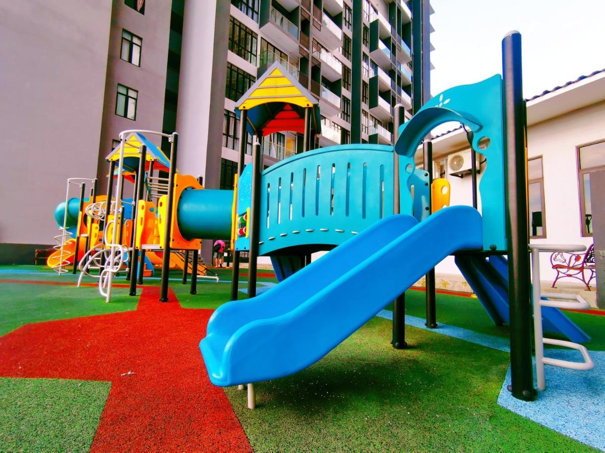 Legoland 3Min Lakeview Happyrainbowsuite 7Pax 2R2B Nusajaya  Eksteriør billede
